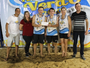 Vôlei de Praia teve a participação de 22 duplas no Mais Verão