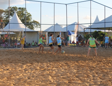 Projeto Mais Verão Etapa Mercedes é encerrado com disputa de Futebol de Areia 