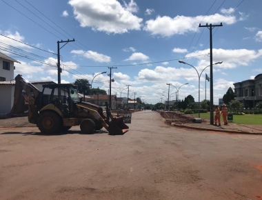 Parte da Rua Dr. Oswaldo Cruz tem trânsito impedido em decorrência de obra