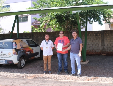 Mercedes passa a gerar energia com painéis fotovoltaicos em prédios públicos