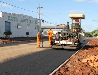 Revitalização da Rua Dr. Osvaldo Cruz em Mercedes recebe recapeamento asfáltico 