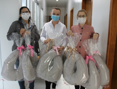 Secretaria de Saúde recebe doações de máscaras e almofadas de amamentação
