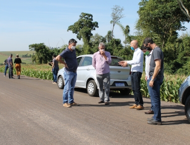 Pavimentação asfáltica no interior de Mercedes é referência para municípios da região