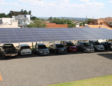 Com uso de energia solar Mercedes economiza somente em maio cerca de R$ 20 mil
