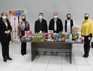 Mercedes recebe doações da Campanha Dia C de Cooperar