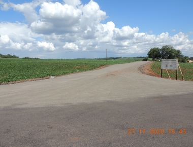 Trecho da Linha Sanga Alegre recebe pavimentação asfáltica