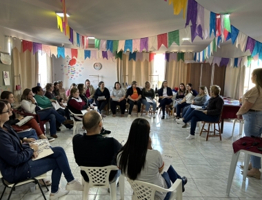 Servidores da Assistência Social se reúnem para preparar a 14ª Conferência Municipal