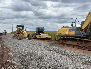Estrada Mercedes/Guaçu está interditada para construção de nova base