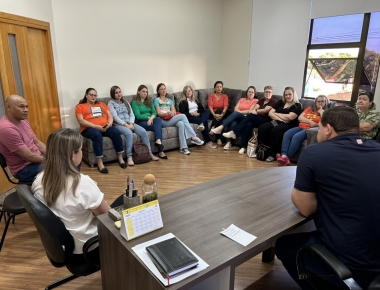 Prefeito recebe os 12 candidatos ao Conselho Tutelar em preparação para eleições