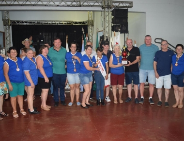 Rei e Rainha do Bolãozinho de Mesa e Tiro ao Alvo 2023 são conhecidos em Mercedes