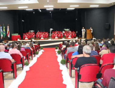 65 alunos do Cmei Cantinho Feliz celebram a formatura na Educação Infantil