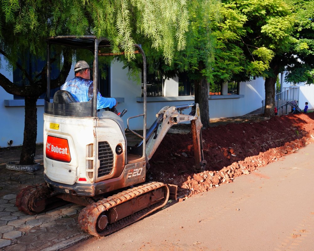 Semae avança com obra para ampliar abastecimento de água