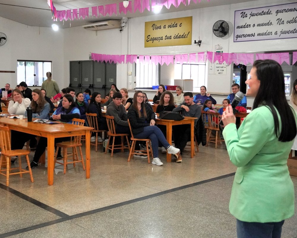 Conferência debate fortalecimento dos direitos da criança e do adolescente