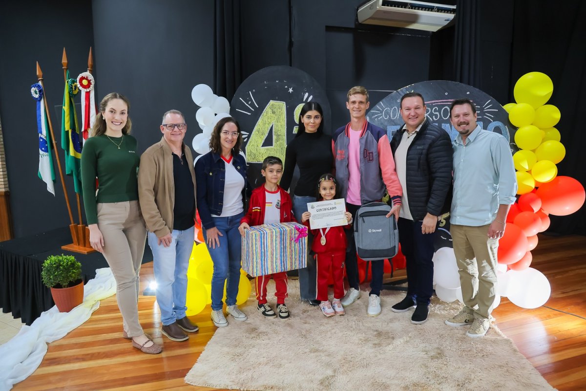 Mercedes e Sicredi premiam talentos em concurso de desenho, frases e redação