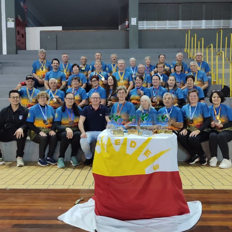 Mercedes conquista 2º lugar geral na Série Ouro dos Jogos de Integração do Idoso, no litoral do PR